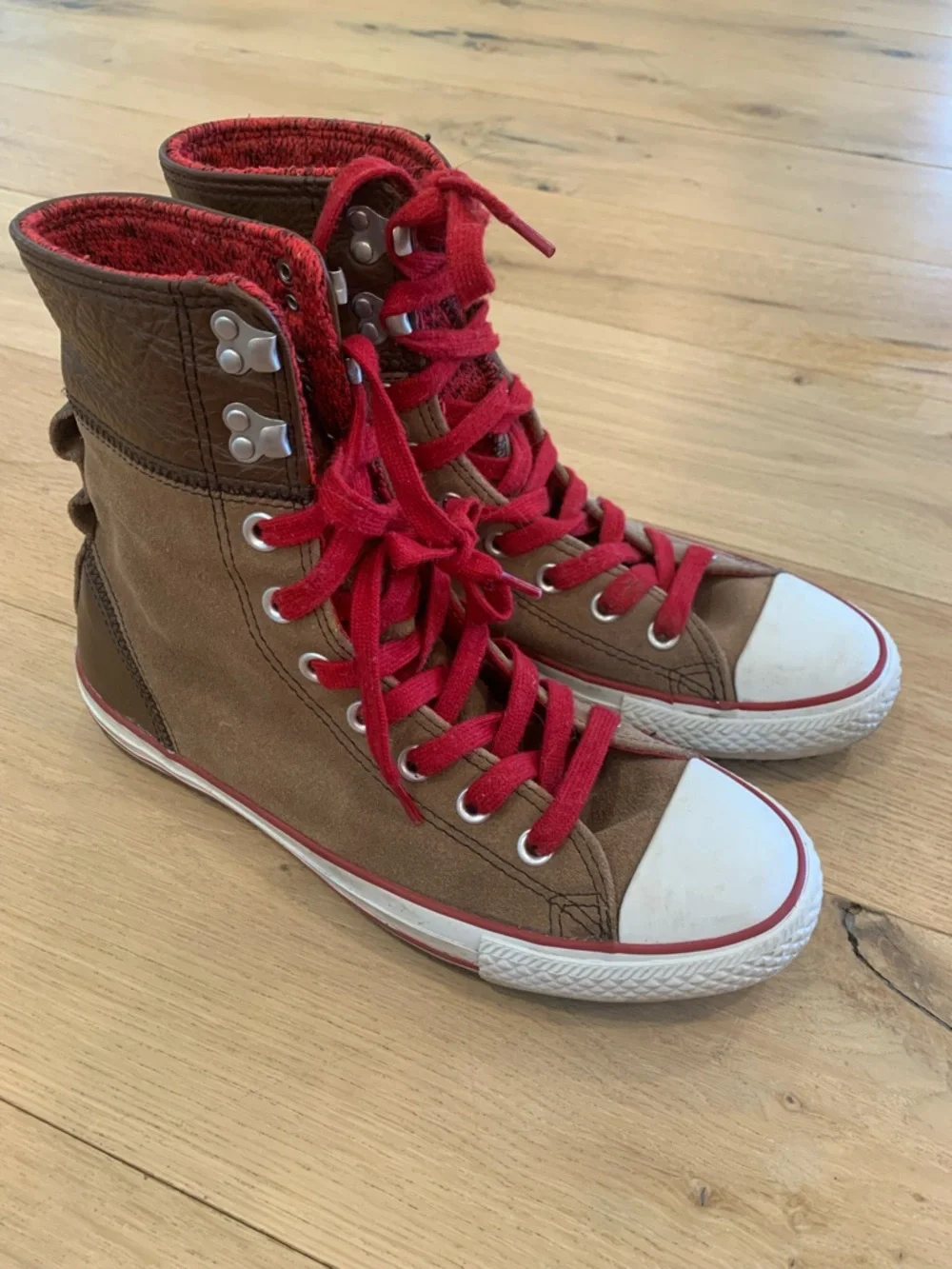 Converse Brown and Red High-Top Sneakers women’s size 8 - Picture 4 of 6